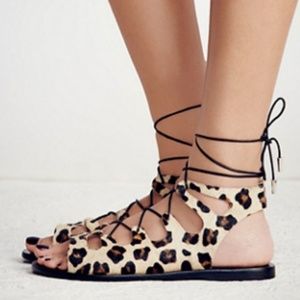 *NWOT* Urge Sparticus Sandal 37EU / 7M